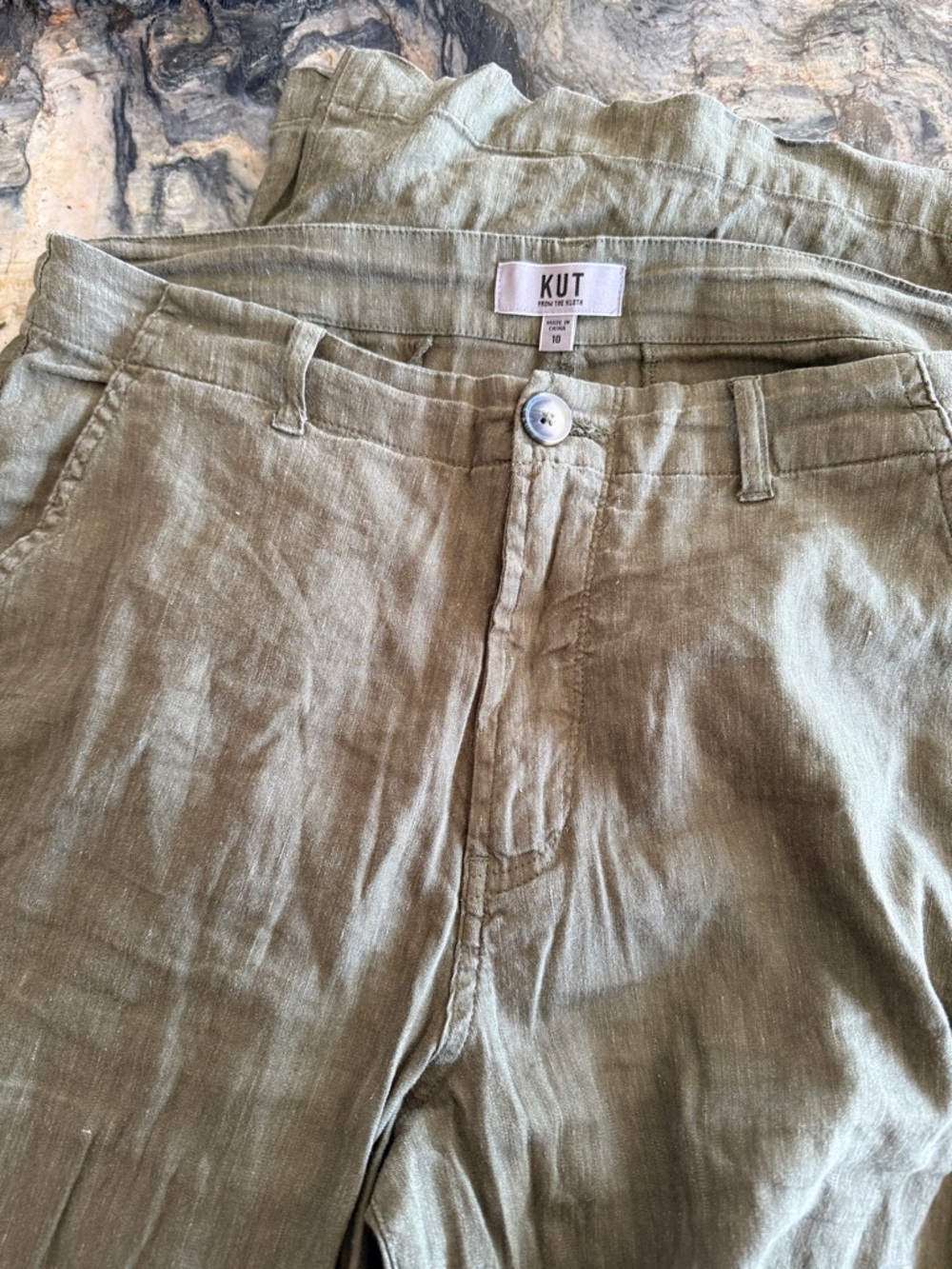 Green Linen Pants
Waist 16.5 “laying flat